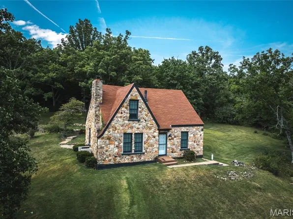 2431 Highway D, Bourbon, MO 65441