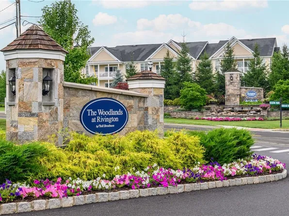 7 Brentwood Circle, Danbury, CT 06801