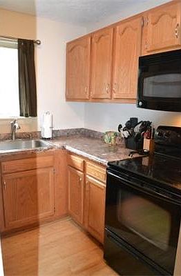 4th image of 9 Adam St #9