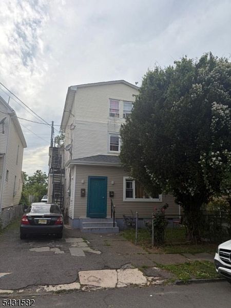 1st image of 522 Walnut St