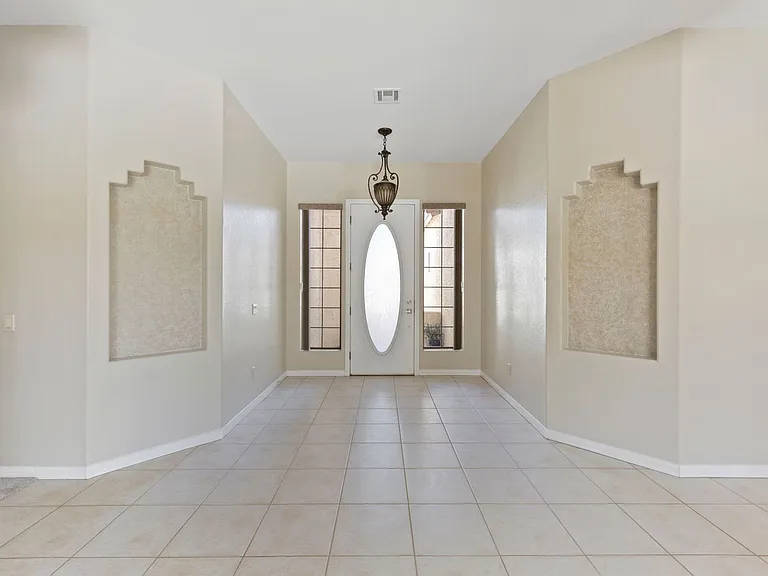 10221 Angel Peak Ct — Photo 8