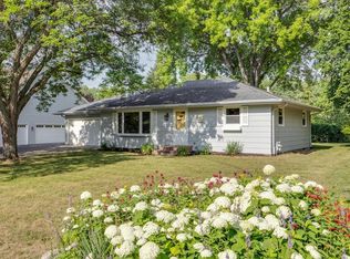 9 Deerwood Ln N, Plymouth, MN 55441