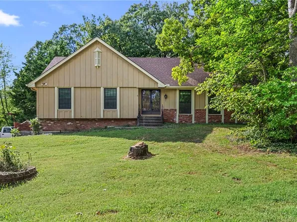 4724 Mullen Rd, Shawnee, KS 66216