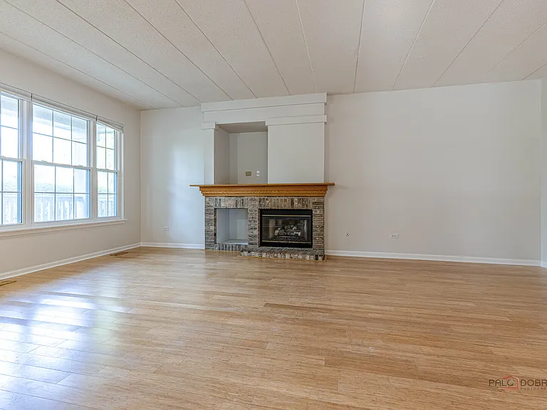 598 Harvey Lake Dr — Photo 4