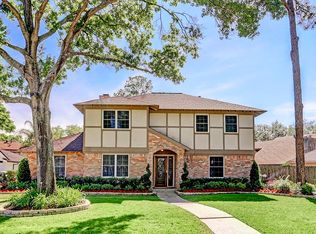 802 Longview Dr, Sugar Land, TX 77478