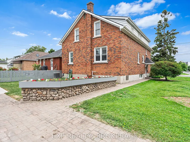 493 College St — Photo 23