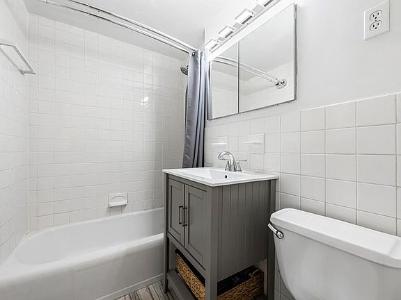 5th image of 4901 Henry Hudson Pkwy #7L