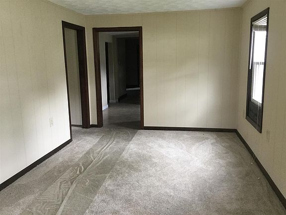 2nd image of 305 Douglas St