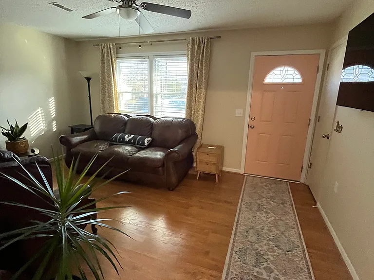 723 Poplar St — Photo 27