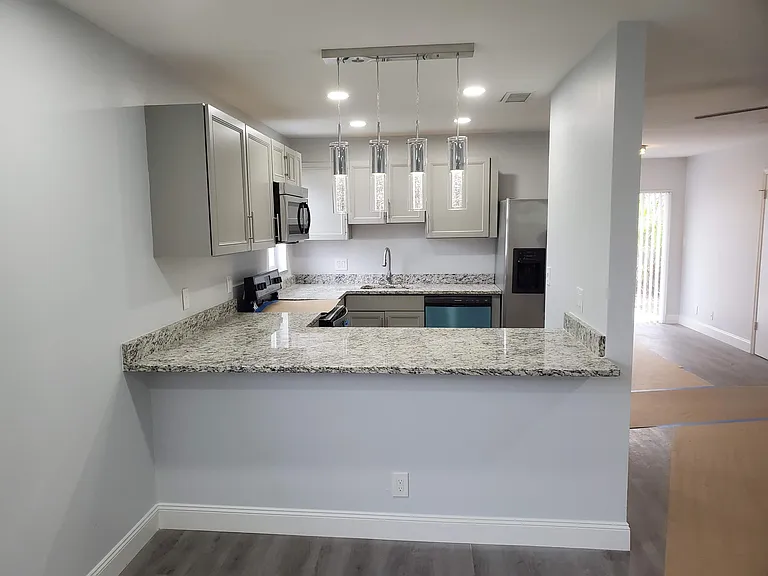 516 NW 53rd St — Photo 3