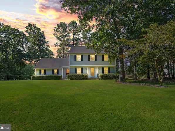 19 Lamplighter Ln, Shamong, NJ 08088