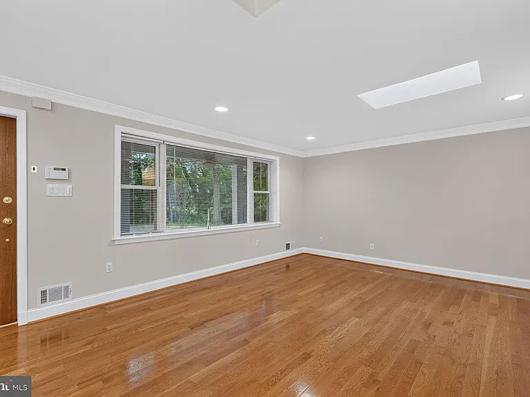 1813 Florin St — Photo 8