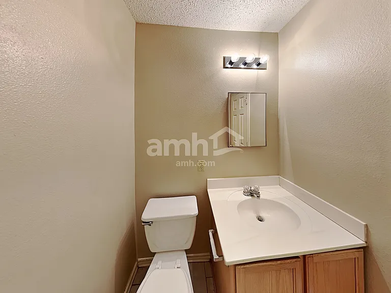 11234 Berkley Sq — Photo 9