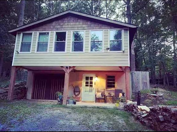 2nd image of 211 Dogwood Ln