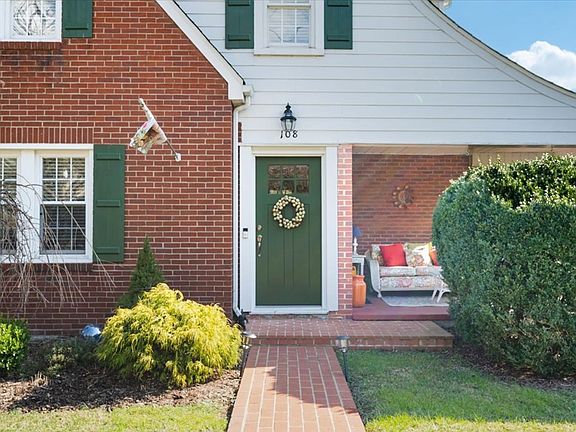 3rd image of 108 Valley St NE