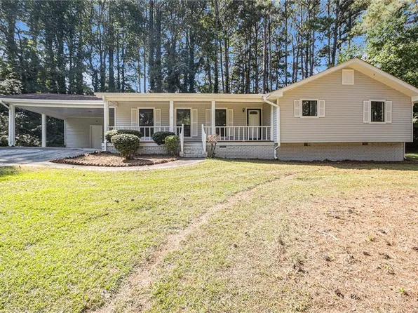 709 Willow Bend Dr, Jonesboro, GA 30238