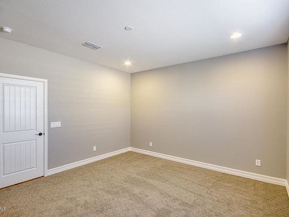 5th image of 3016 W Thorn Tree Dr