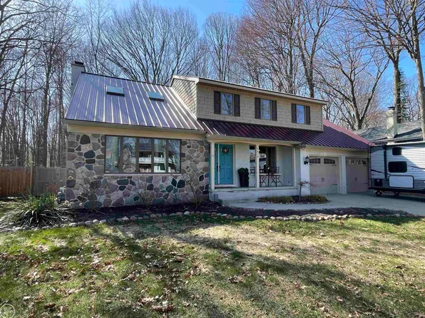 3639 W Surrey Ln, Fort Gratiot, MI 48059