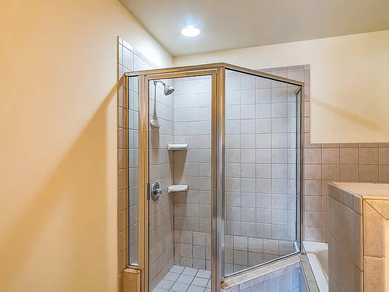 578 Hampton Way #A — Photo 17