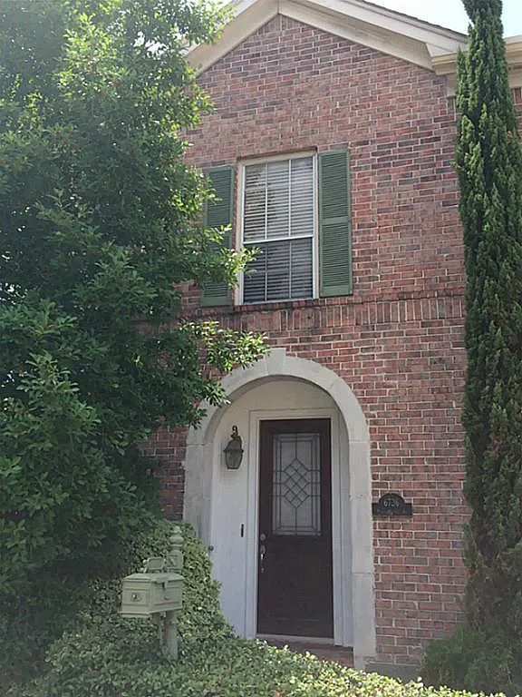 3 bed, 2.5 bath, 2487 sqft, $4,100 — Photo 1