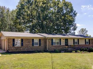 211 W J St, Newton, NC 28658