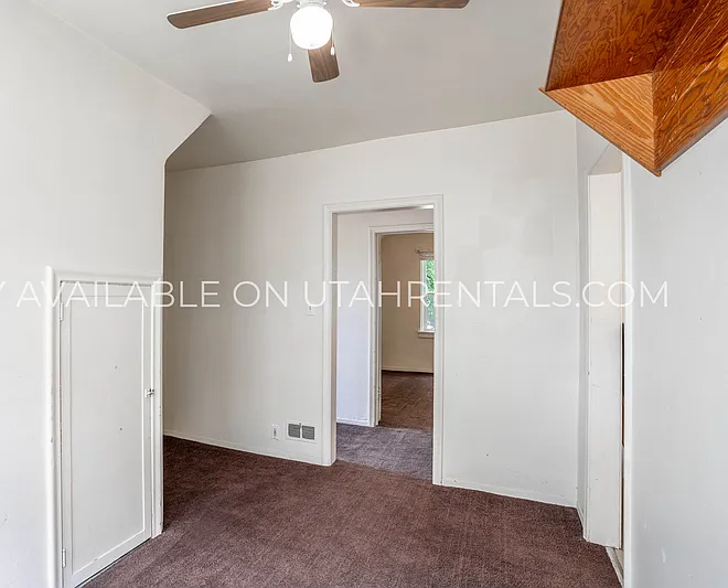 40 E State St #C — Photo 6