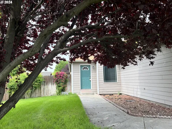 952 W Ridgeway Ave, Hermiston, OR 97838