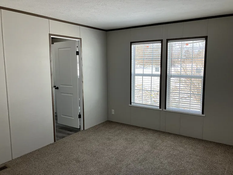 500 W Payton St #37 — Photo 4