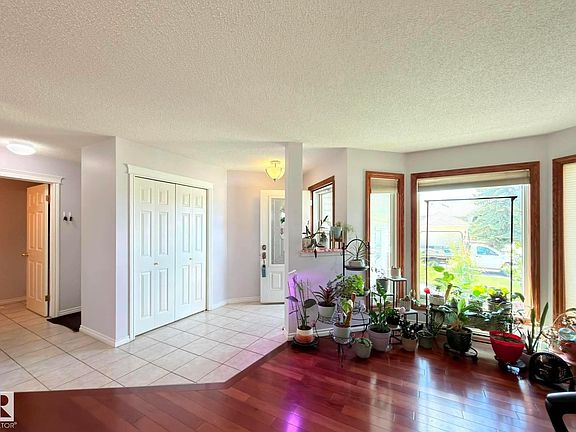 3rd image of 825 112b St NW