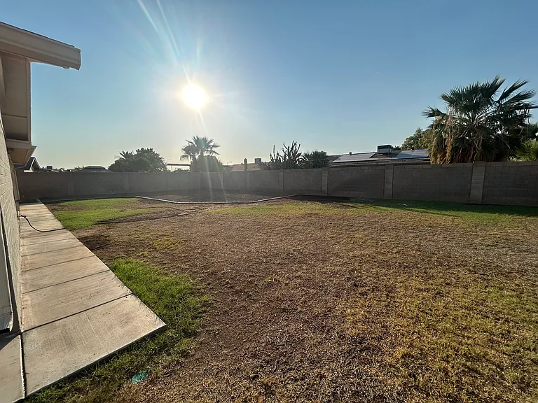 3742 W Sandra Ter — Photo 24