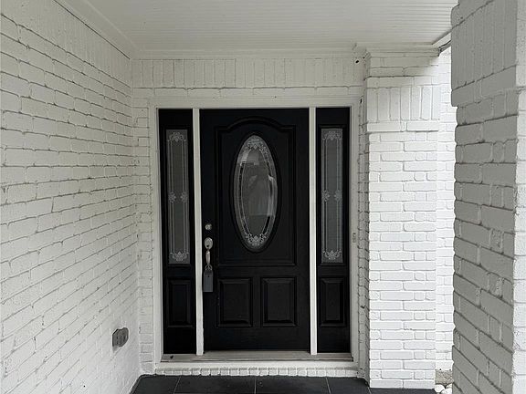 4th image of 3011 Manila Ln