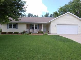 1123 Edgewood Rd, Kewaskum, WI 53040