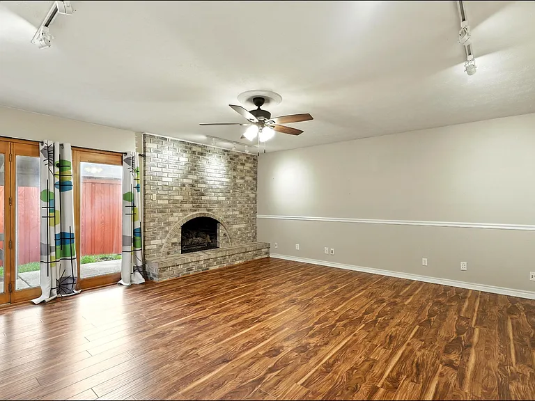 1824 Castille Dr — Photo 13