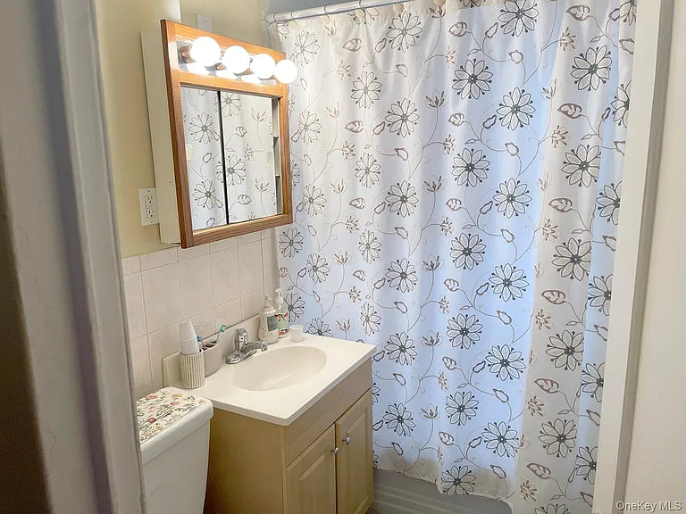 364 E Broadway #MIDDLE — Photo 13