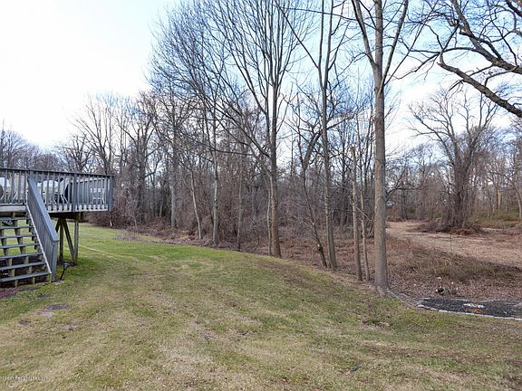 5th image of 22 Pennybrook Ln