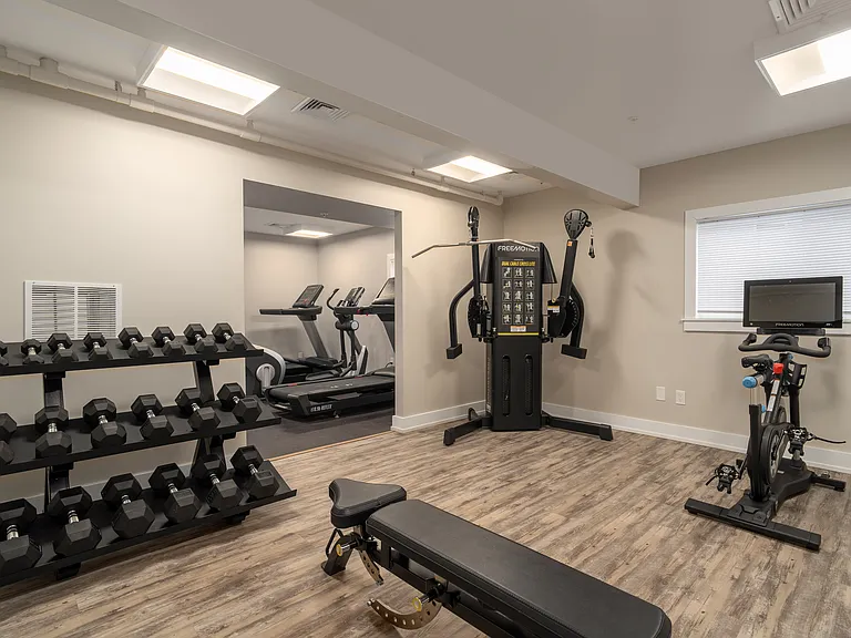 Highland House Apartments — Photo 14
