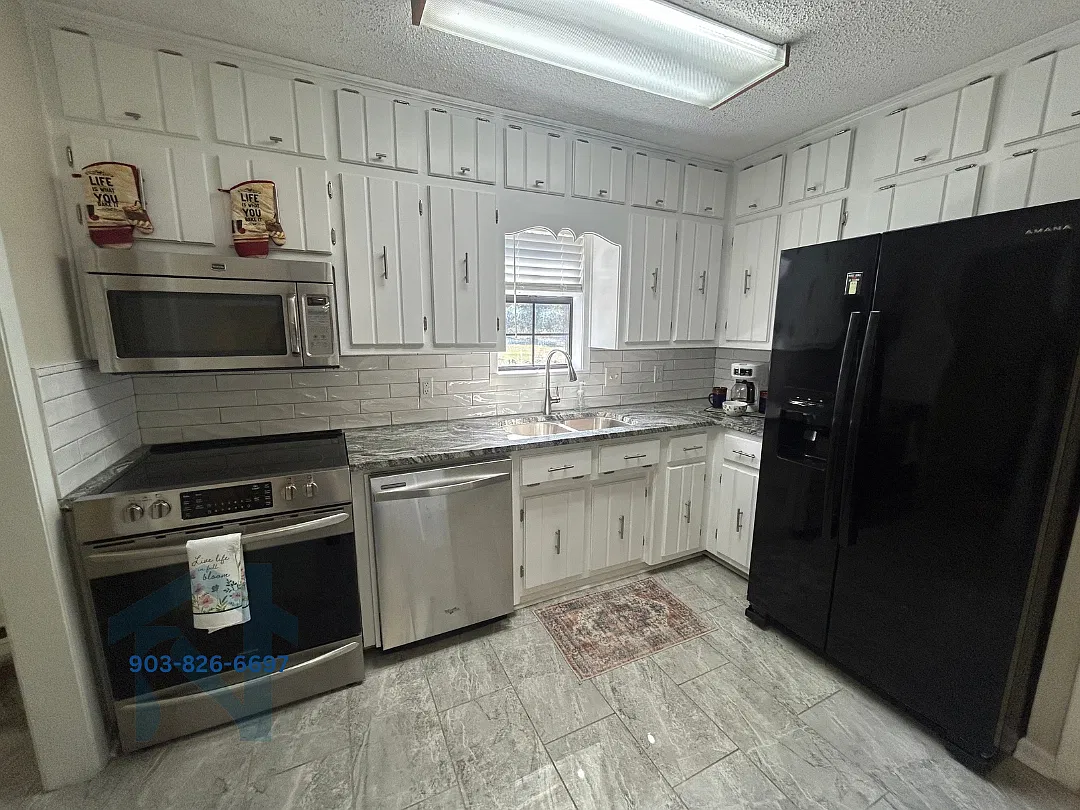 138 County Road 4232 - 1 — Photo 3