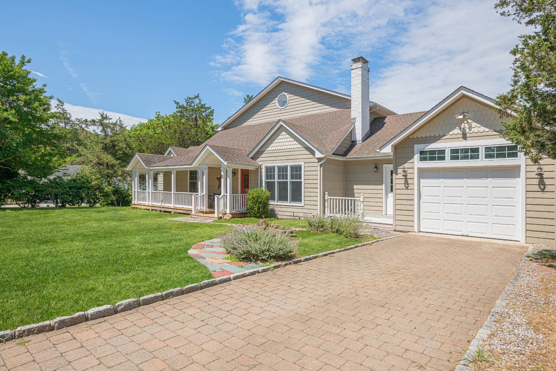 8 Tiana Cir, Hampton Bays, NY 11946 Out East