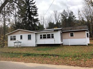 9 High St, Dickinson Center, NY 12930
