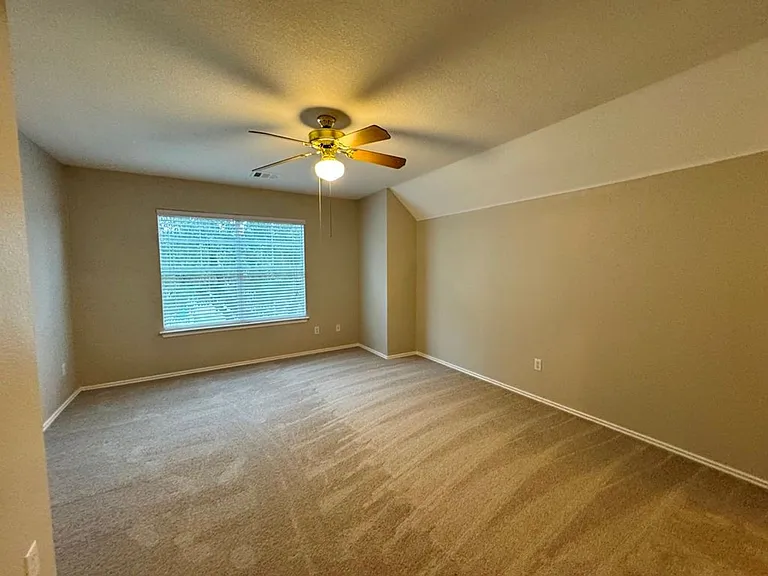 544 Hogan — Photo 36