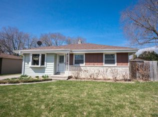 6881 N 45th St, Milwaukee, WI 53223