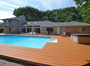 10 Jeffrey Ln, East Quogue, NY 11942