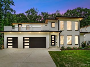 5626 Camelot Dr, Charlotte, NC 28270