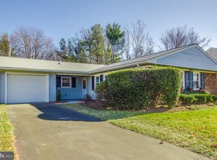 4011 Middle Ridge Dr, Fairfax, VA 22033