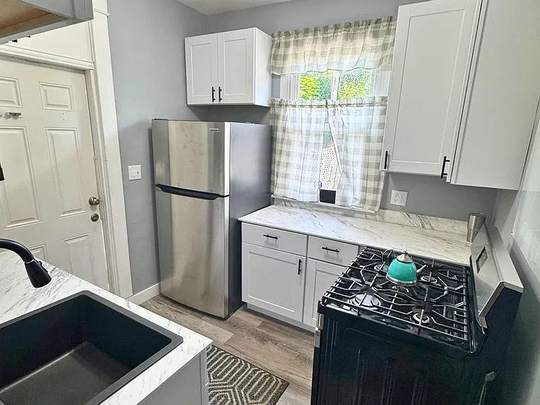 548 Radnor Ave — Photo 4