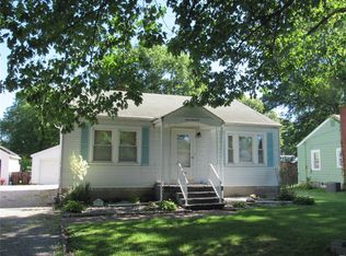 732 E Woodland Dr, East Alton, IL
