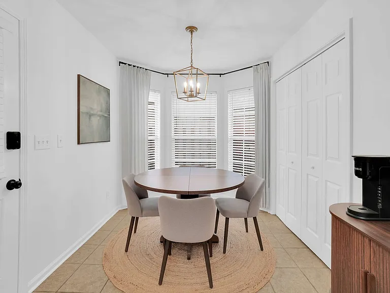 Dison Dr — Photo 12