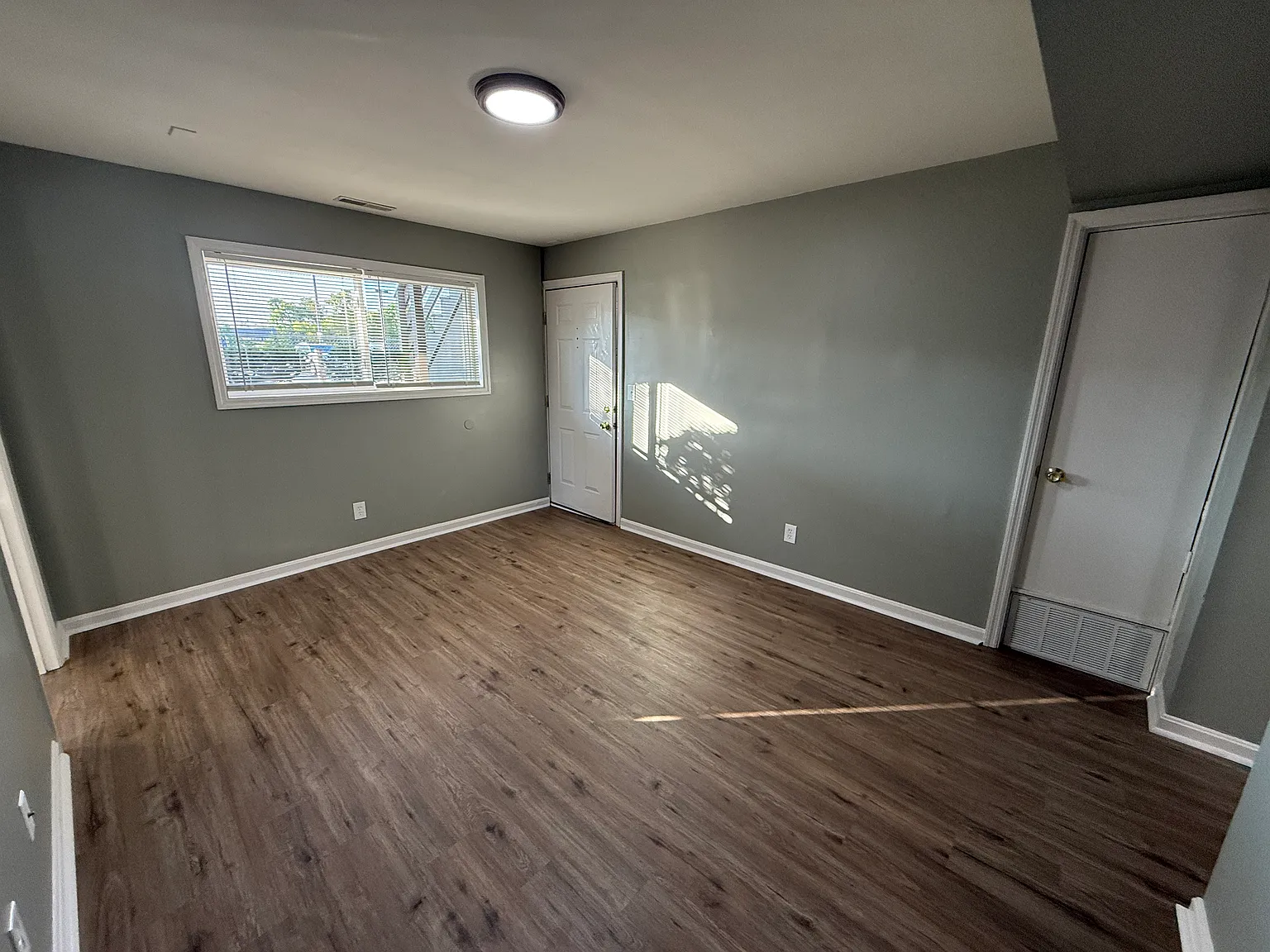 2 bed, 900 sqft, $1,200 — Photo 1