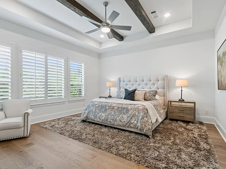 902 Falcon Hollow Ln — Photo 24