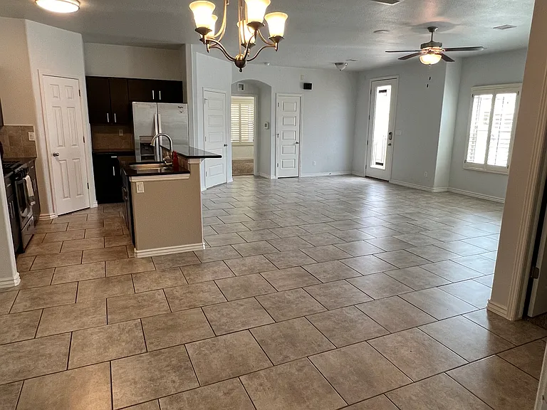 14636 Hunters Grove Ave — Photo 13